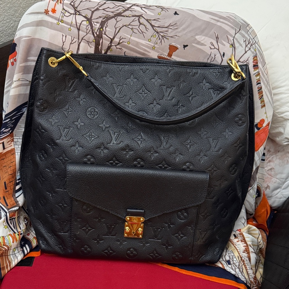 🔥Final Price🔥🔥Authentic Louis Vuitton Black Monogram Metis Hobo Shoulder Bag